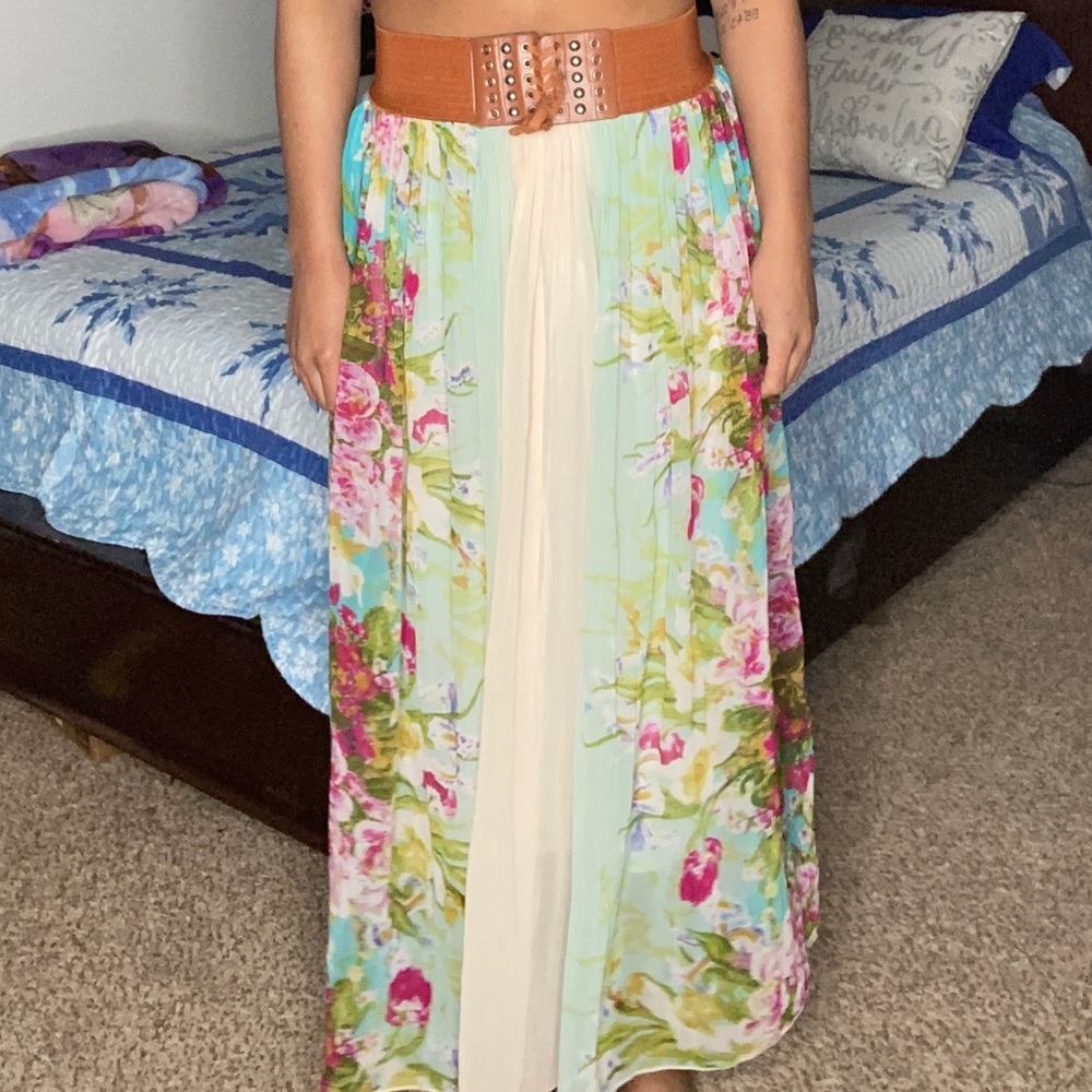 beautiful Mint Green multicolor floral maxi skirt. Size XL.